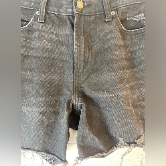 Old Navy High Rise Slouchy Fit Black Denim Cut Off Jean Shorts size 8 - Picture 6 of 6